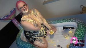Abby-Strange Porno Video: Wet and messy! Spaß mit Pudding