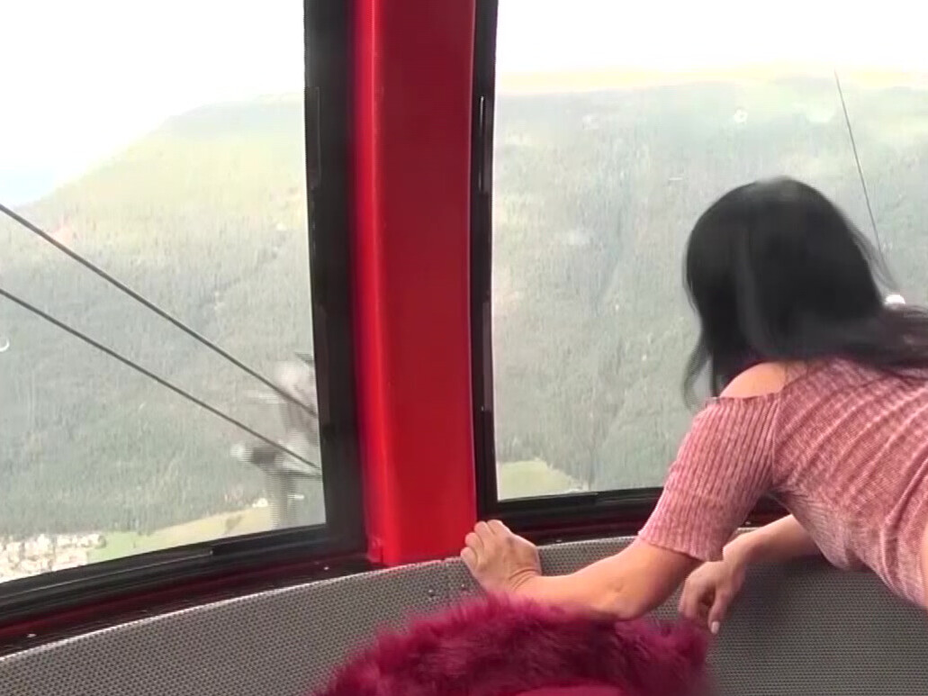 Alexandra-Wett Porno Video: DREIST! FREMDER SCHWANZ PUBLIC BENUTZT!
