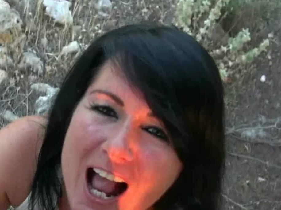 Alexandra-Wett Porno Video: MEGA FACIAL! SPERMA TSUNAMI MITTEN IN DIE FICKFRESSE!