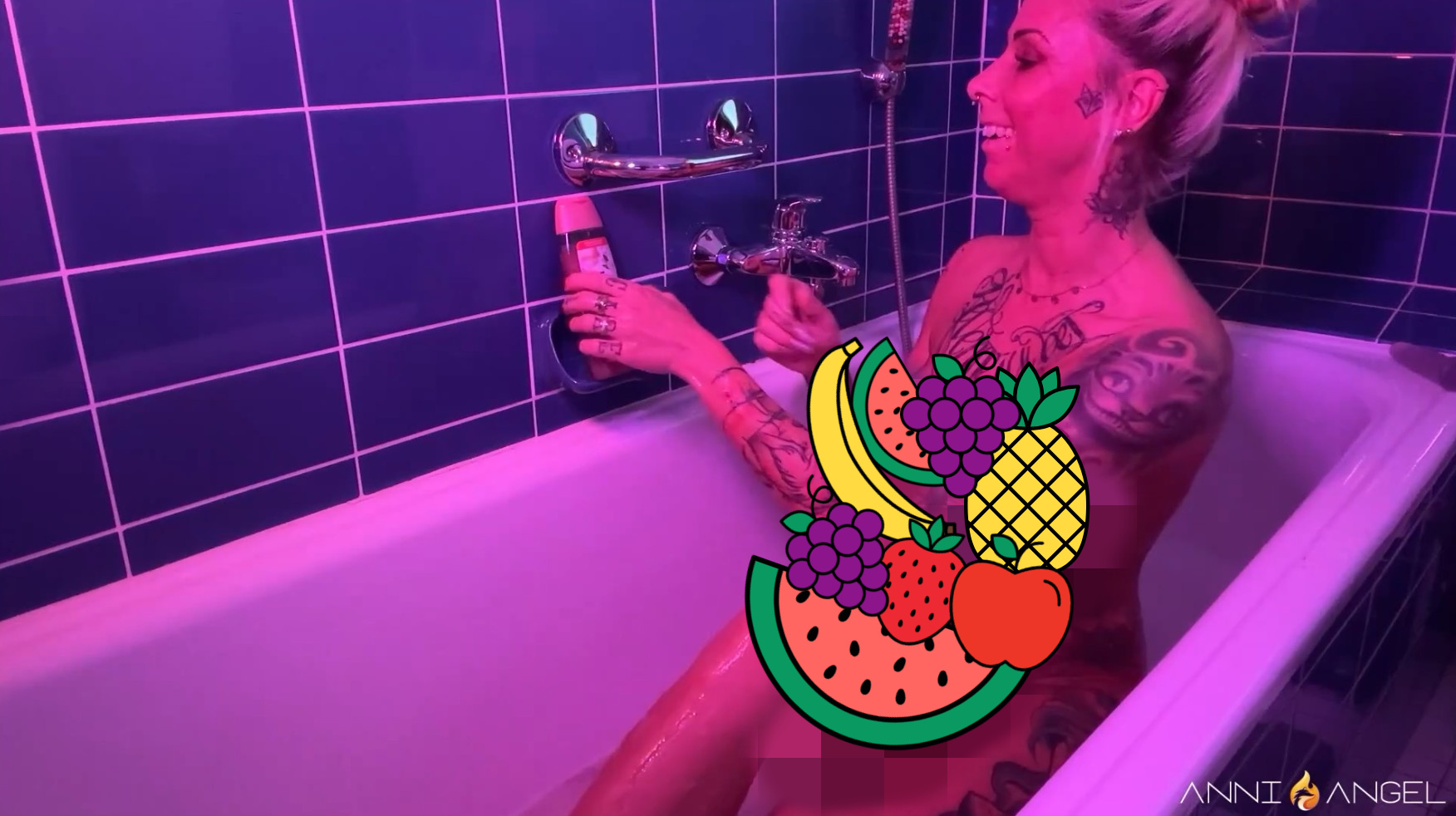 Anni-Angel Porno Video: Feuchte Fotze