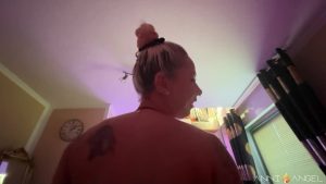 Anni-Angel Porno Video: Geiler POV Quicky !