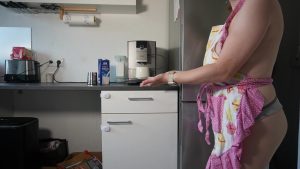 AuroraRed Porno Video: Kaffee mit Muttermilch