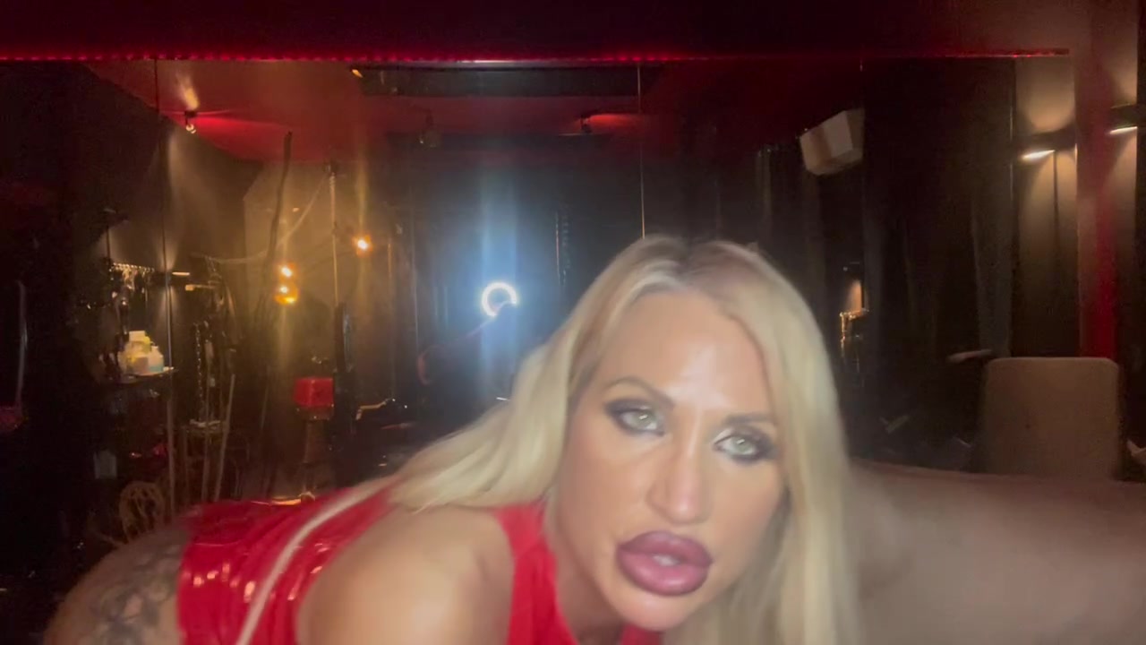 CaleaToxic Porno Video: Anal Training XXL