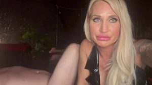 CaleaToxic Porno Video: Mean Handjob