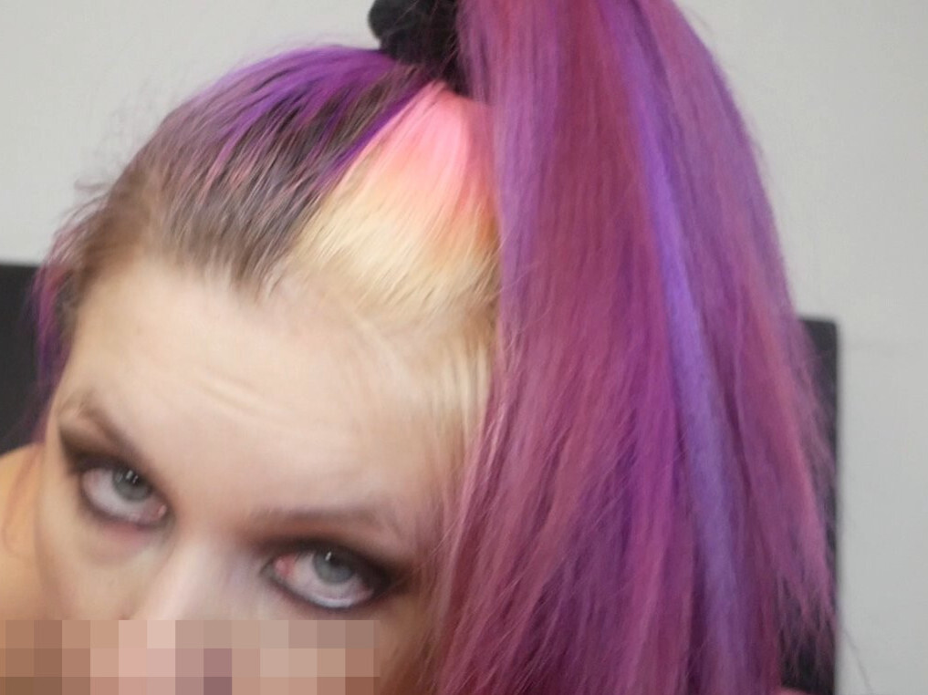 CaraliaDeluxe Porno Video: Feierabend nuckeln