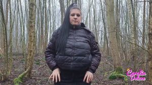 CaraliaDeluxe Porno Video: Wenn die blase drückt...