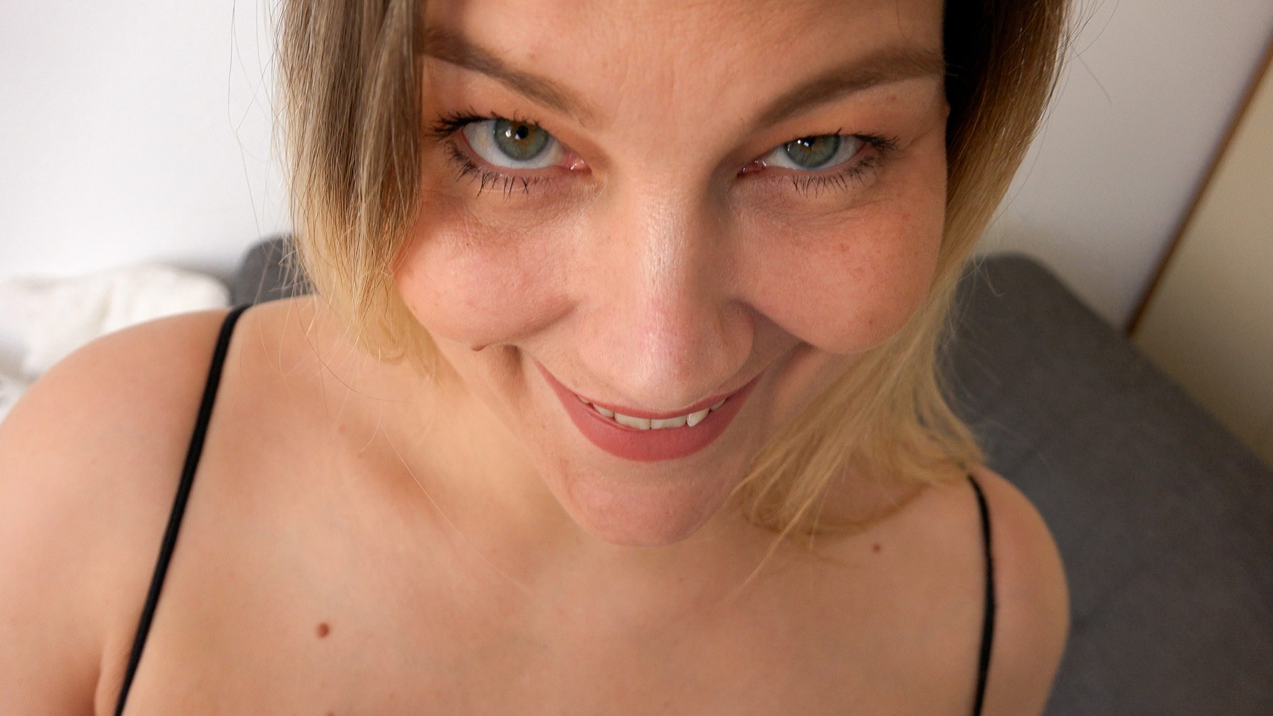 DaddysLuder Porno Video: Bitte fick mich richtig in den Arsch und nicht so wie letztes Mal!