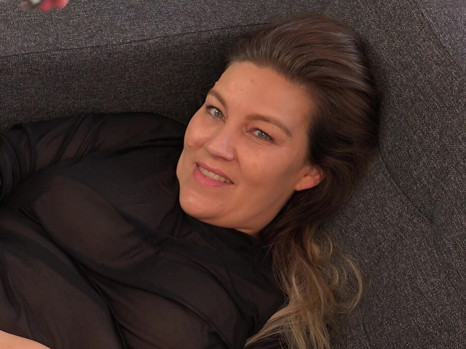 DaddysLuder Porno Video: Dreifache Penetration mit 5 Orgasmen macht mich so fertig