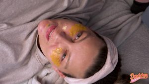 DaddysLuder Porno Video: Wellness-Date eskaliert! Harter Sex bis zur dickflüssigen Cum-Maske deluxe
