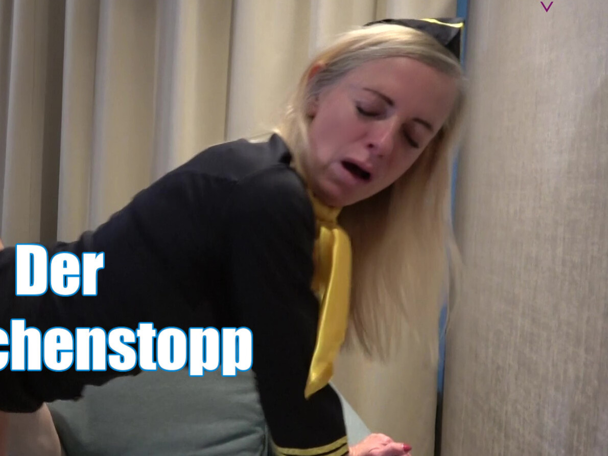 DirtyTina Porno Video: Zwischenstopp mit Creampie Fick!