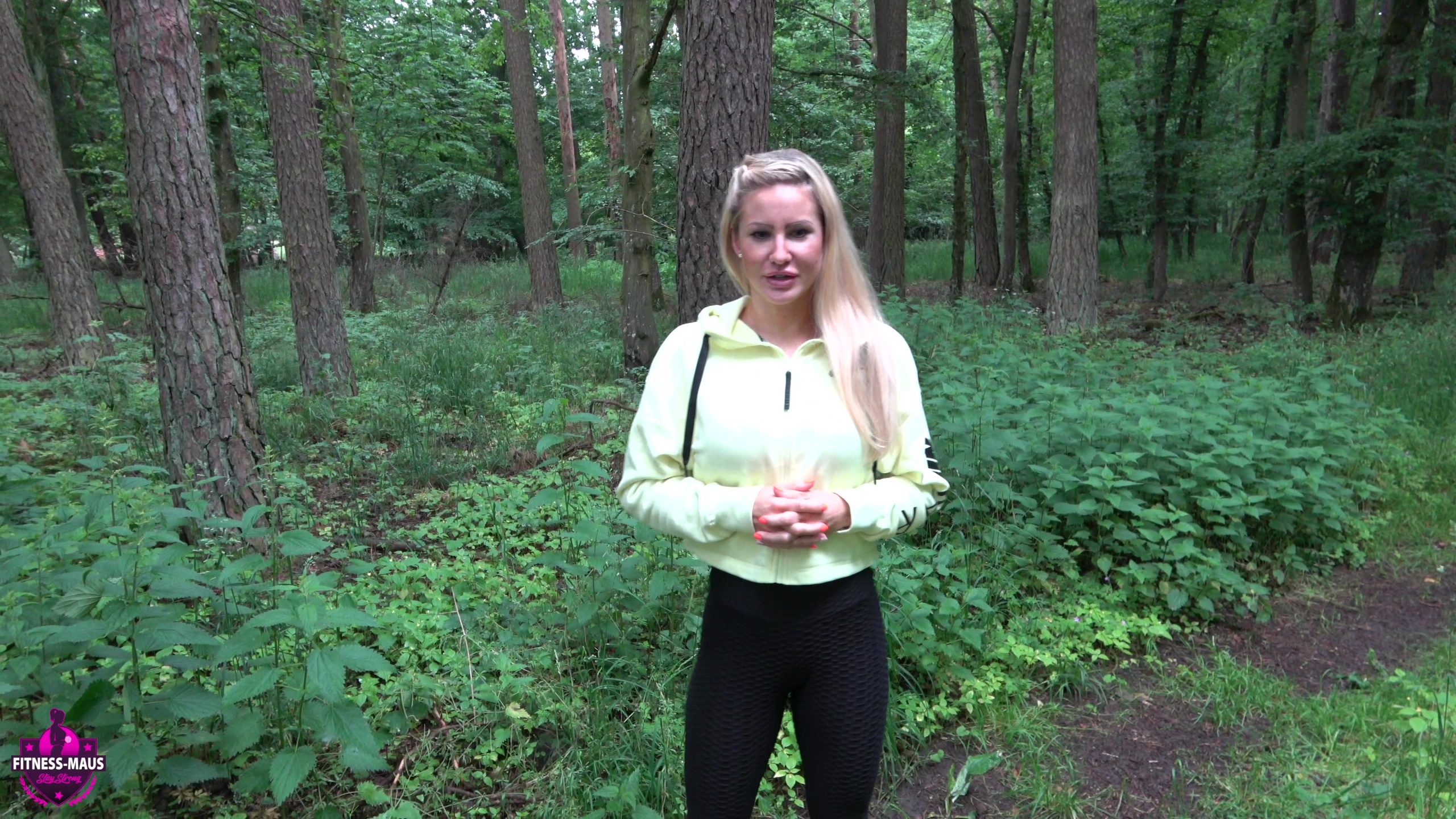 Fitness_Maus Porno Video: PERSONAL-BLOWJOB statt PERSONAL-TRAINING! Outdoor alles geschluckt!!