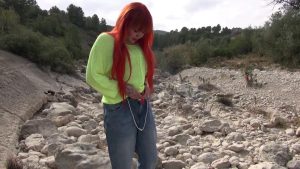 IndreBaltic Porno Video: Pissen in der Natur