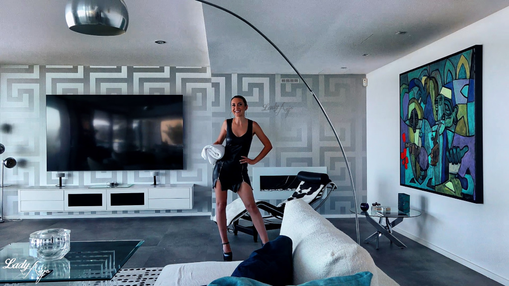 Lady-Anja Porno Video: Die schnelle CBT-Nummer