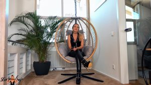 Lady-Anja Porno Video: Zwangsentsamung im KG