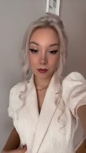 Lady-Khaleesi Porno Video: Ich ziehe mich langsam für dich aus