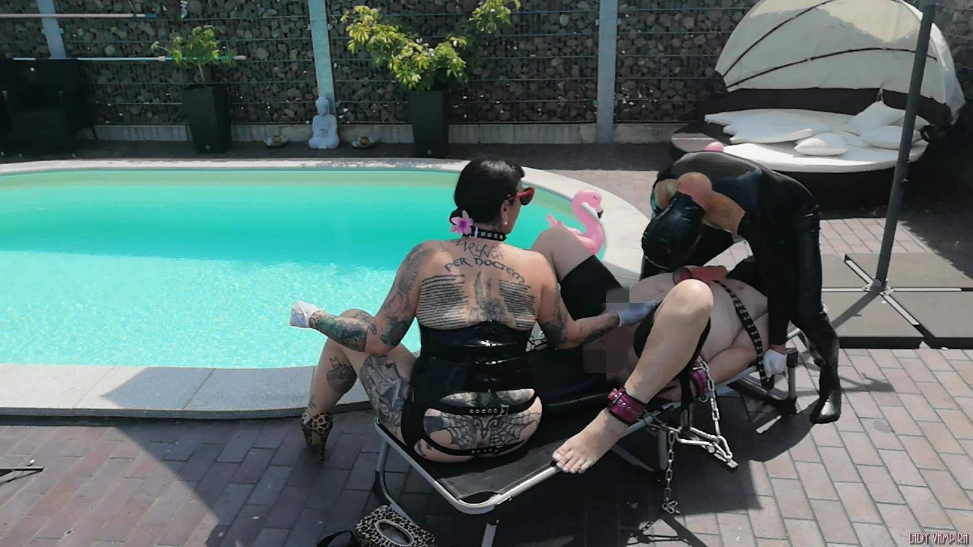 LadyVampira Porno Video: Double Deepthroat 2