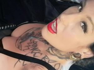 LadyVampira Porno Video: Queening Toy