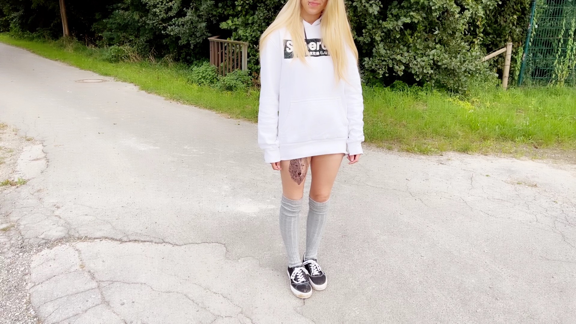 LenaYoung Porno Video: Einfach ohne Gummi beim ersten Date