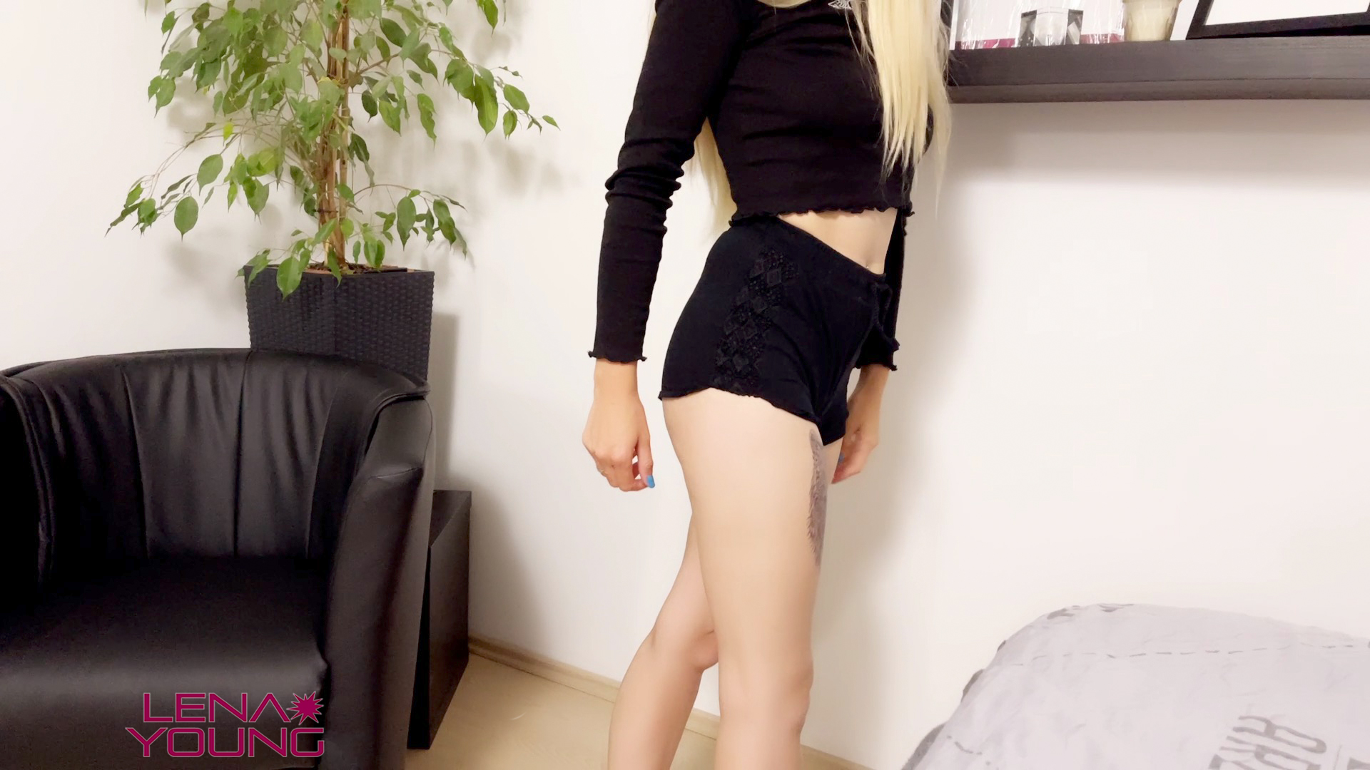 LenaYoung Porno Video: Ohne Gummi - Wer. Hat nun wen ausgenutzt