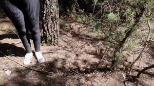 Lisa-Sack Porno Video: Naturliebhaber mitten im Naturschutzgebiet gefickt Hihi