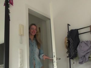 LissLonglegs Porno Video: Nackt und nur mit Nylons Ich lass mich hart besamen-Creampie