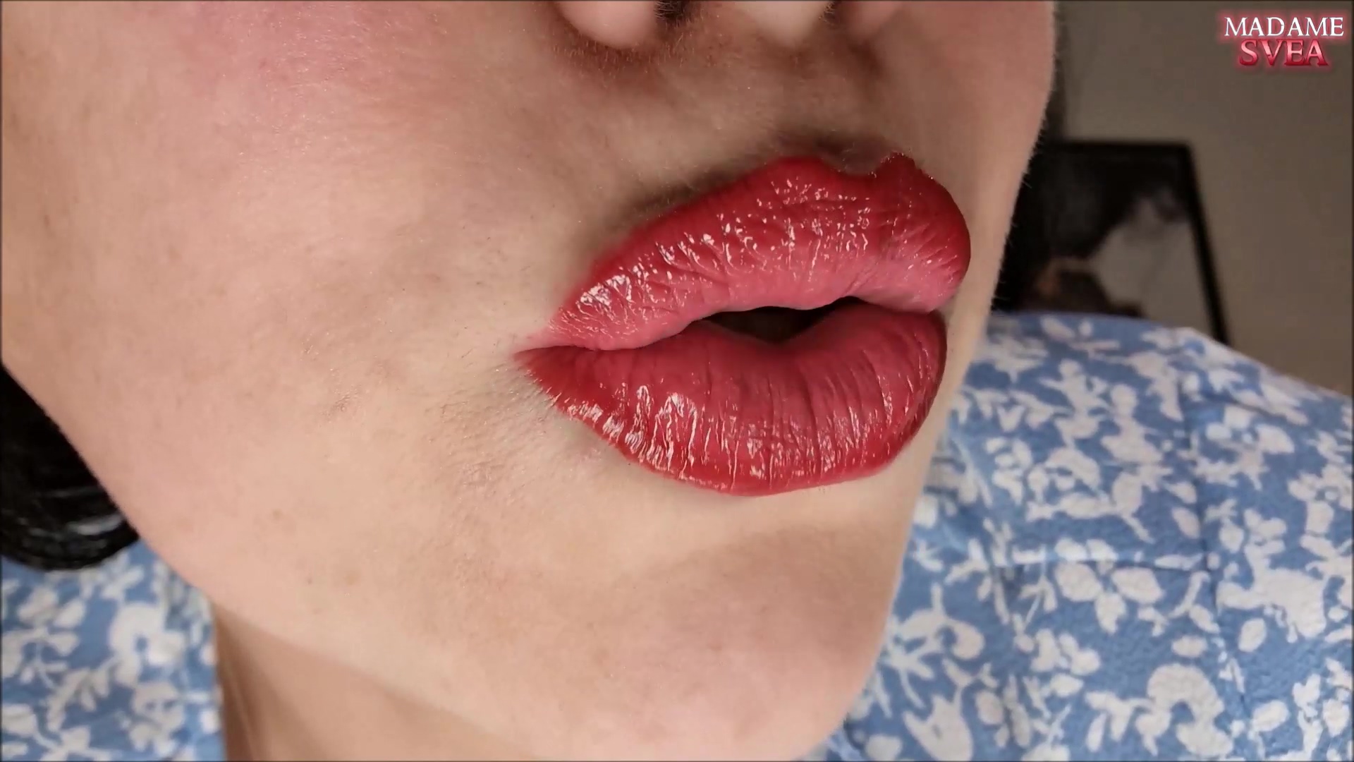MadameSvea Porno Video: Lippenlockdown    Verfalle meinem Kuss
