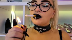 MariellaSun Porno Video: Gothic Smoking Blowjob!