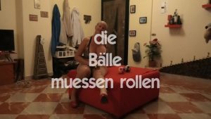 MegaTitten Porno Video: die Bälle müssen rollen