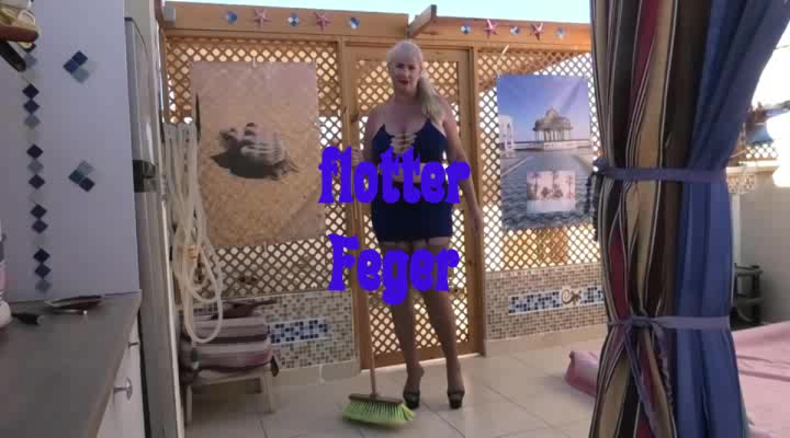 MegaTitten Porno Video: flotter FEGER