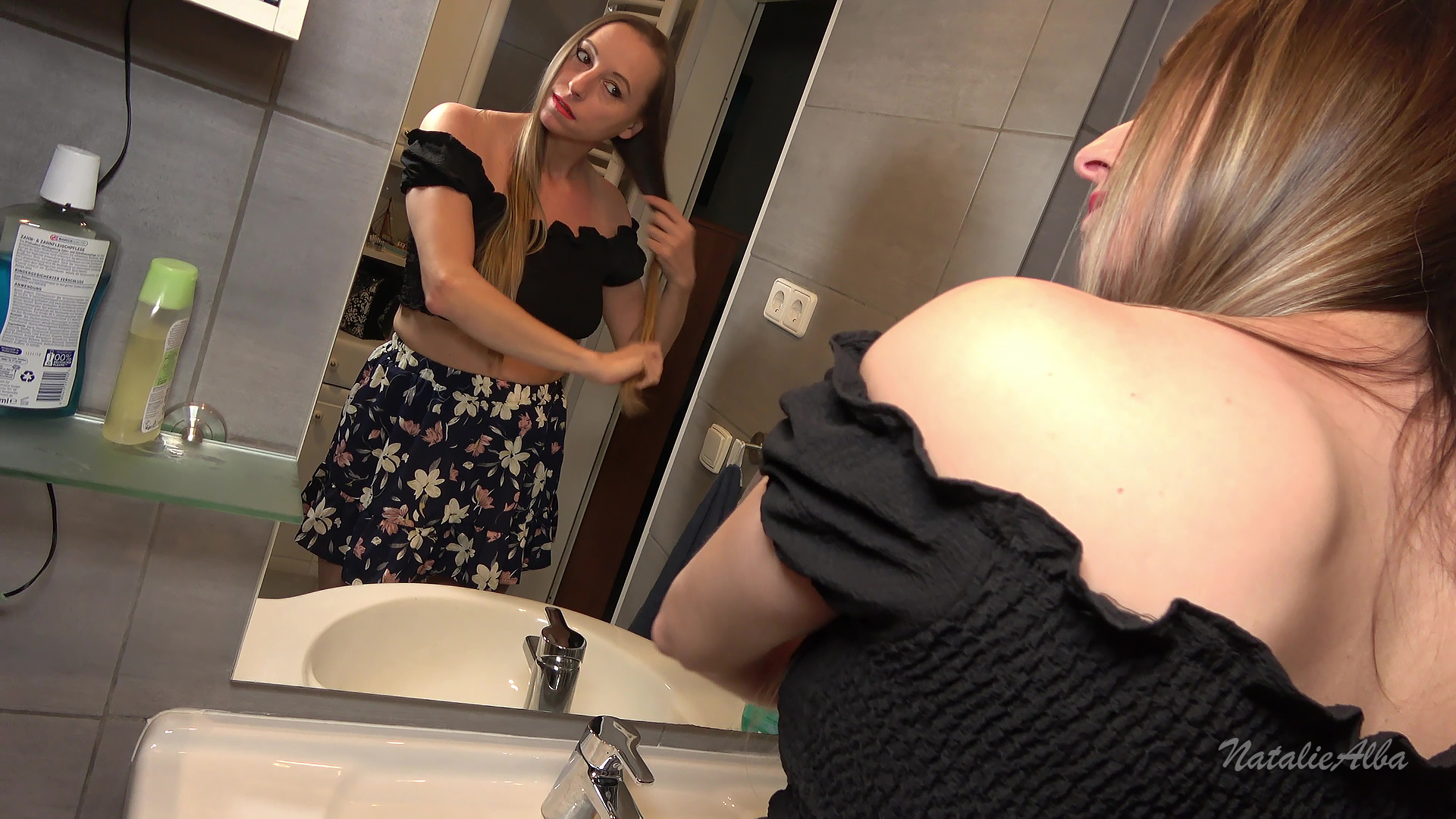 NatalieAlba Porno Video: Im Bad geil durchgefickt