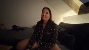 Nina-Nice Porno Video: Entjungferung! Users erster Pornodreh! Footjob mit Spermaschleck!