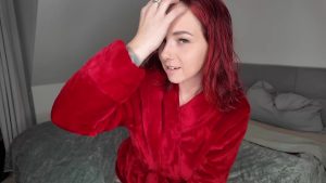 NinaDevil Porno Video: Frisch aus der heißen Dusche