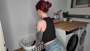 NinaDevil Porno Video: Haushalt kann richtig geil werden