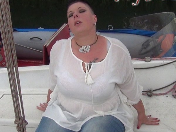 PattyBoobs Porno Video: BLOWJOB oder Anzeige