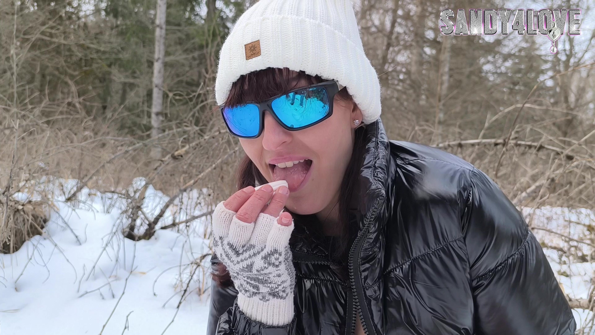 Sandy4Love Porno Video: ACHTUNG!!! Gelber SCHNEE ist kein Zitroneneis!