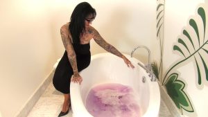 Sari-Sander Porno Video: Sari träumt vom saftigen Sklavenarsch