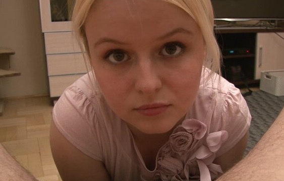 Sexypolin Porno Video: POV Zu viel Sperma für mein süßen Mund ?