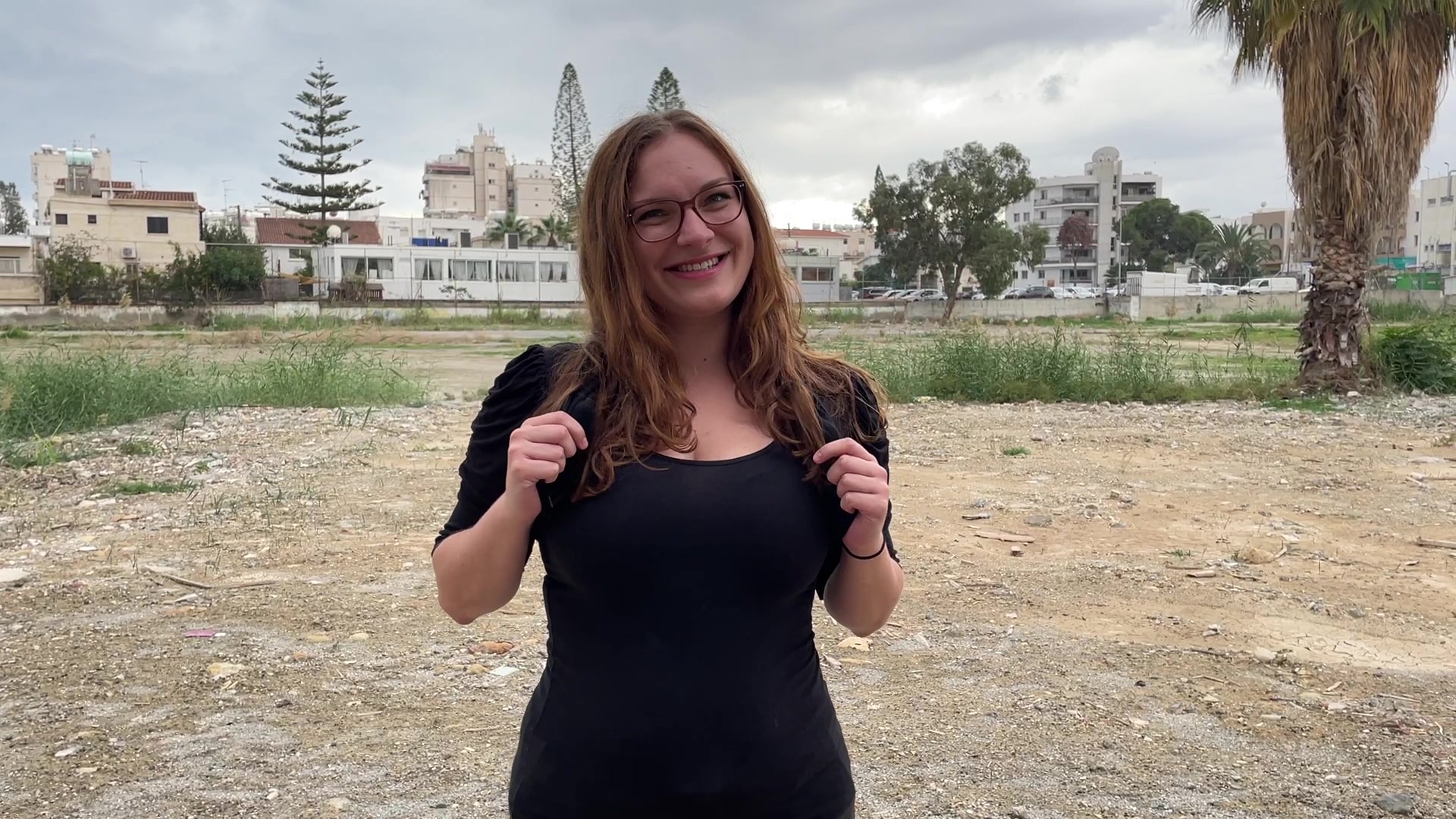 SophieShy Porno Video: Große Brüste entblößt im Urlaubsgebiet