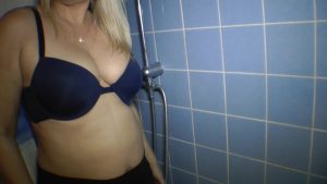 SweetSusi Porno Video: Machs Maul weit auf denn ich Pisse da jetzt rein