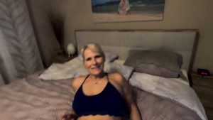 SweetSusi Porno Video: Spritz mir bitte ins Gesicht