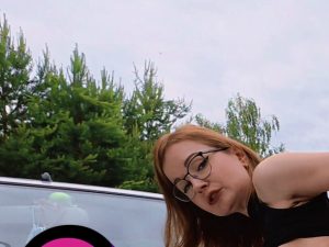 TinyEmily Porno Video: AO Parkplatzsex Spontan Zum Ficken