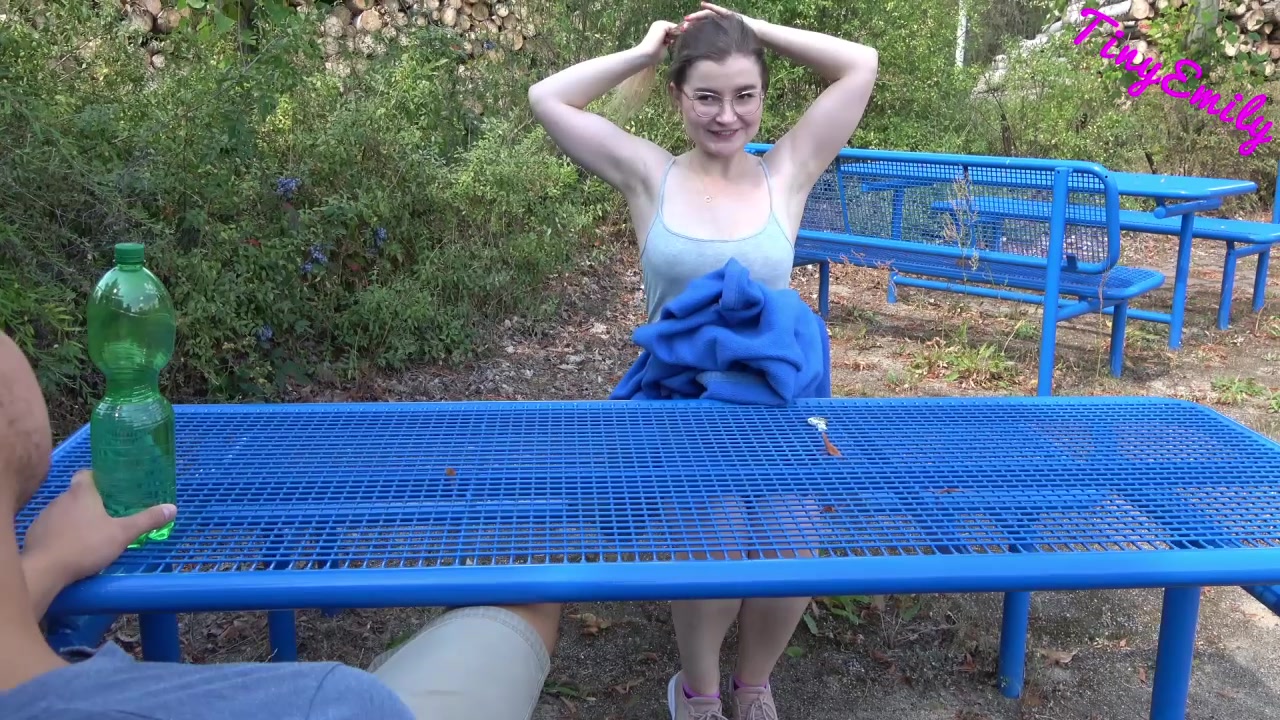 TinyEmily Porno Video: Public AO  Creampie Auf den Rastplatz Geil Besamt