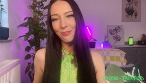 Trixie-Tainted Porno Video: Durchsichtige Dessous und sinnliche Dildo Wichsanleitung