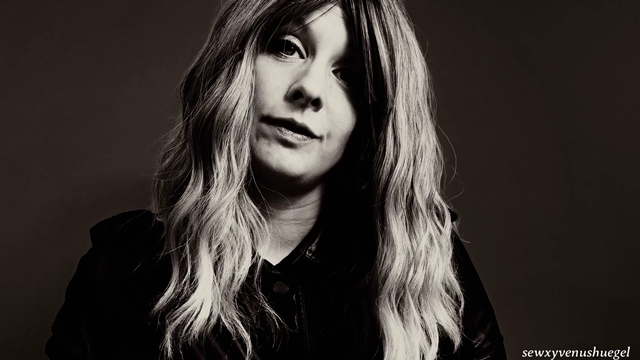 sexyvenushuegel Porno Video: Du bist schwul -sag es laut