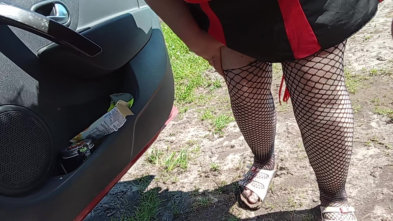 tammara28 Porno Video: Outdoor Pissen