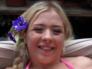 teenieminimaus Porno Video: Creampieschwanz nach dem Reinspritzen brav sauber geleckt!